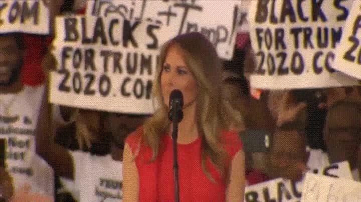 reacci&oacute;n,melania,trump,tocar,brazo