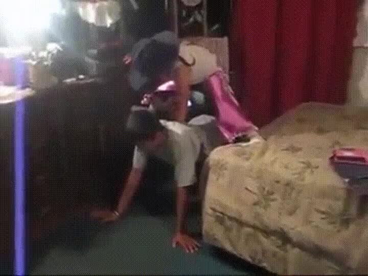 mejor,hermano,mayor,mundo,toro mec&aacute;nico