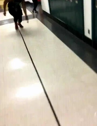 impresionar,chica,gustar,deslizar,suelo