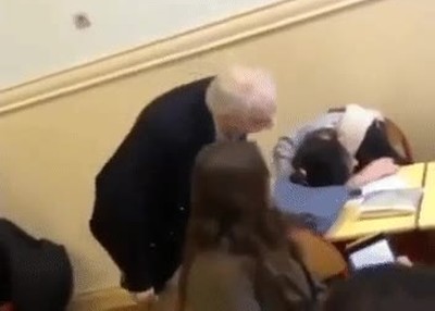 dormida,clase,profesor,morder