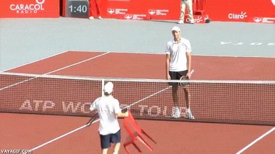 buen partido,tenis,abrazo,silla