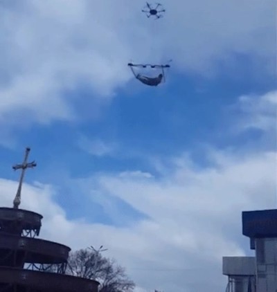 Enlace a Hay que tenerlos cuadrados para echarse una siesta en esta hamaca