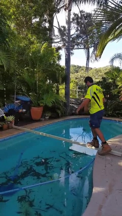 pensar,peor,pasar,hombre,piscina