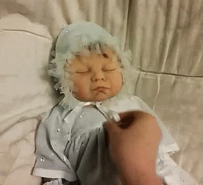 entre nosotros,cuidado,bebe,extraterrestre