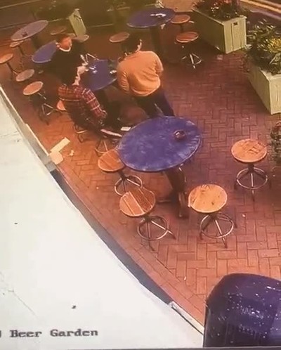 t&iacute;pica,piedra,tirar,tranquilo,tomar algo