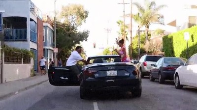 normal,audi,coche,sentar,encima,puerta