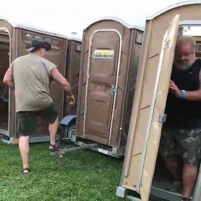 tratar,ser,amable,merecer la pena