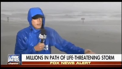 Enlace a Reporteros que reciben un pack de cerveza como recompensa por su gran trabajo