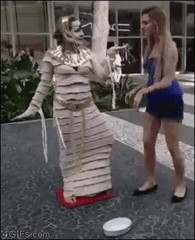 molestar,estatua,calle,tortazo