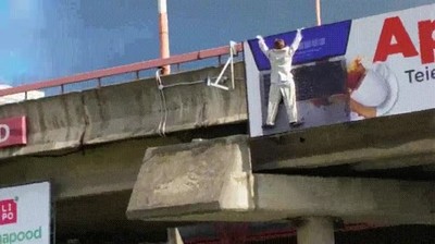 Enlace a Hay que tener mala leche para poner anuncios de este tipo por la carretera