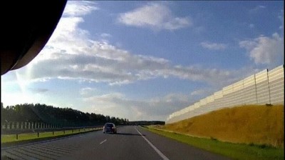 Enlace a Gente que se creen supervillanos en la carretera y activan una cortina de humo porque sí