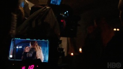 arya,sansa cari&ntilde;osas,detras,camaras