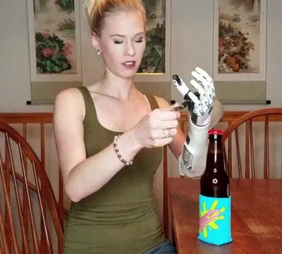 nicole,kelly,brazo,bionico