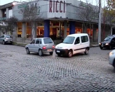 cruce,loco,peligroso,coches