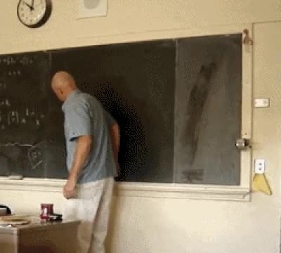 profesor,dibujar,circumferencia,perfecta,pizarra