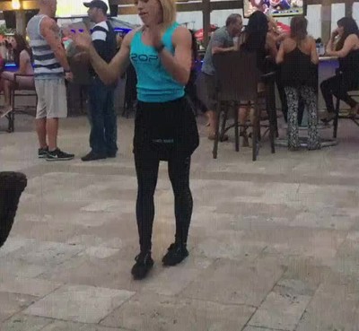 primer,dia,camarera,clientes,alucinados