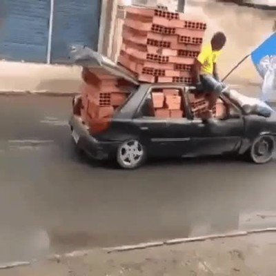 vendedor,ladrillos,llegar,ciudad,coche