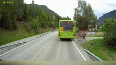 carretera,ni&ntilde;os,cami&oacute;n