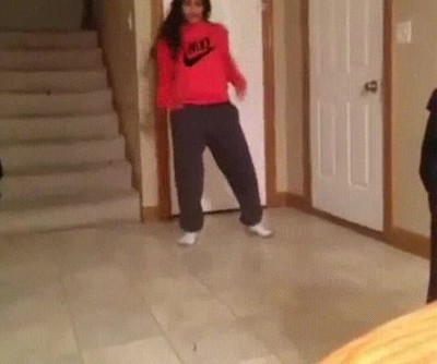 bailes,c&aacute;mara,casco,puerta