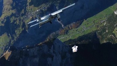 Enlace a Aterrizando en un avión en plena marcha 