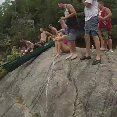 Enlace a Los peligros de meter una canoa en el agua