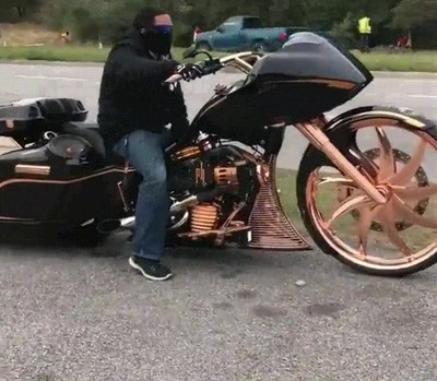 Enlace a Una moto que desearía tener el mismísimo Batman