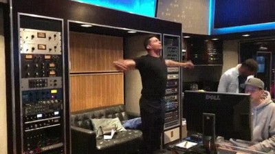 Enlace a Lobezno en sus tiempos libres es un apasionado de la música