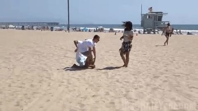 pasear,novio,playa,troll