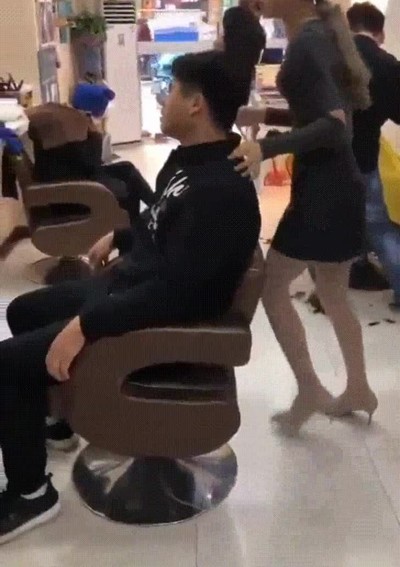 peluqueras,confianzas,silla,sentar,cortar,pelo