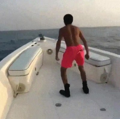 Enlace a Desafiando las leyes de la gravedad con un solo salto