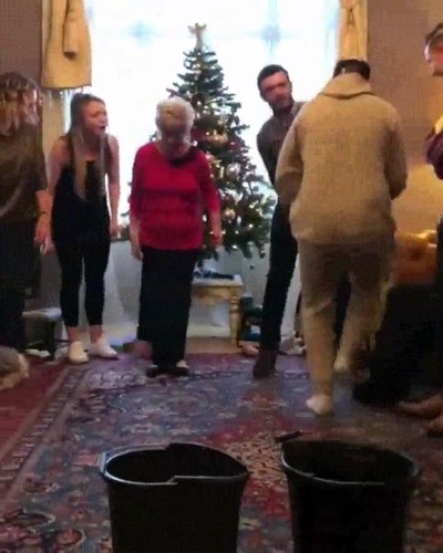 Enlace a El absurdo juego de moda de estas fiestas