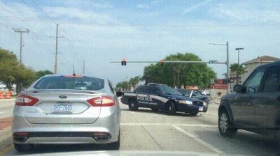 coche,policia,golpe,esperar