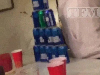 fiesta,universitaria,troll,latas