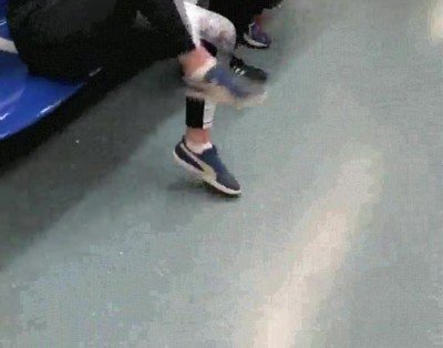 malabares,pelota,metro,chica