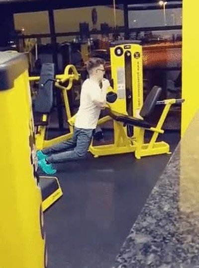 Enlace a Nunca te sales el día de entrenar la tercera pierna en el gimnasio