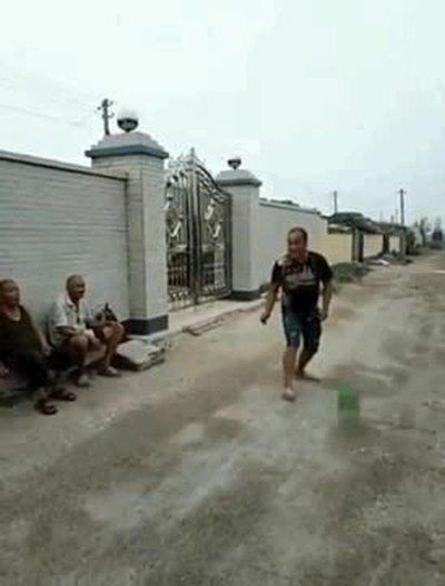 troll,sandia,toques,cabeza