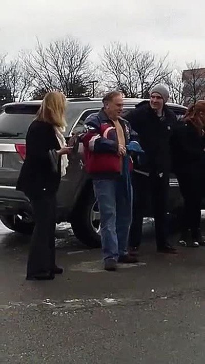 padre,emocionado,coche,restaurar