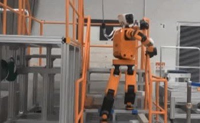 Enlace a Honda's E2-DR el robot que es capaz de superar cualquier obstáculo