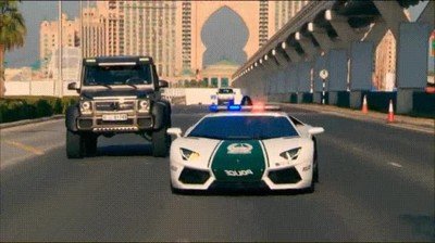 Enlace a Los coches de policía de Dubai son simplemente alucinantes