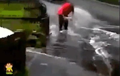 peor,lunes,ma&ntilde;ana,charco,coches