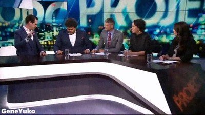 Enlace a Lo que se esconde debajo de todos los presentadores que vemos en televisión