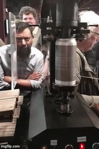 Enlace a La cara de ese hombre es una montaña rusa de emociones en pocos segundos