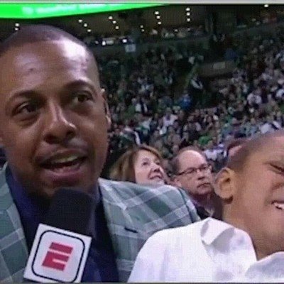 Enlace a Las caras que pones cuando tu padre vive uno de los momentos más emotivos de su carrera