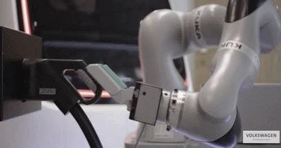 Enlace a Robots que se encargan de cargar tu coche eléctrico