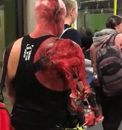 cyborg,futuro,volver,casa,metro