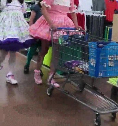 Hoy en día es imposible salir de casa sin ver algo que te sorprenda imposible,salir,de casa,sorprender,vestidos
