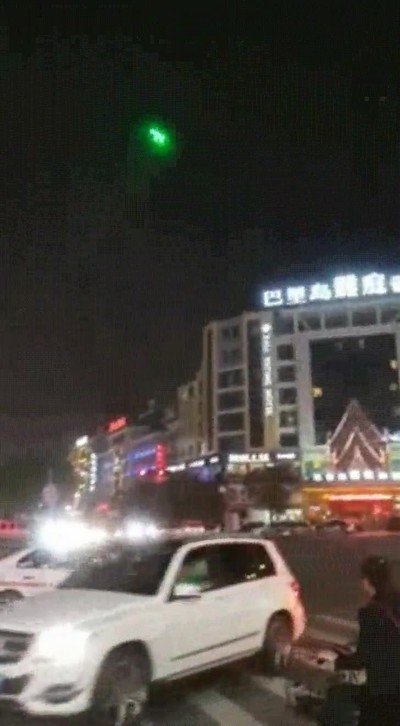 cielo,ciudad,avion,luces,colores