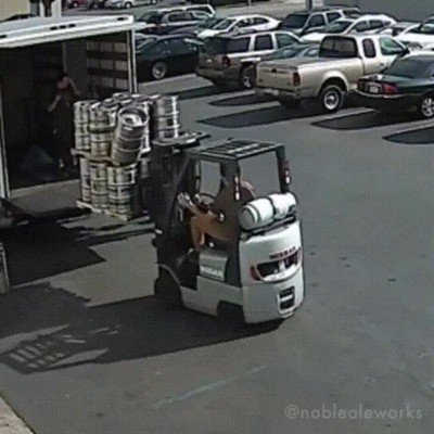 alguien,subir,sueldo,h&eacute;roe