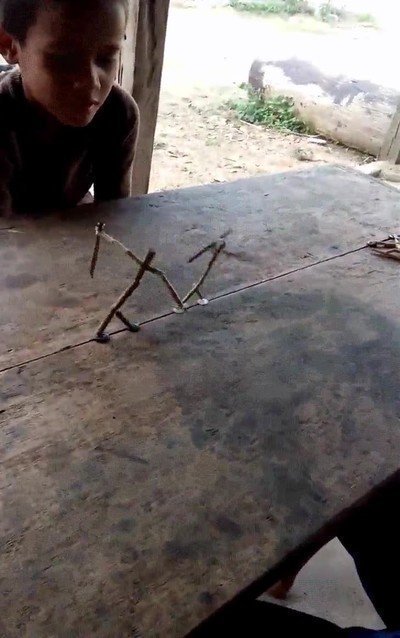 pelea,anime,mesa,truco