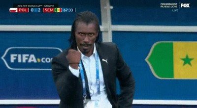 Enlace a La curiosa celebración del entrenador de Senegal cada vez que su equipo marca